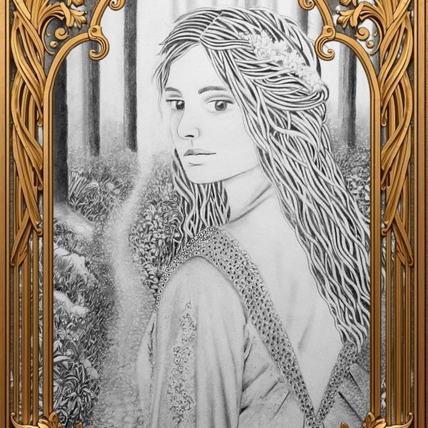 Portrait féminin en noir et blanc, de trois quarts, cheveux longs ondulés, regard tourné vers l’arrière, se promenant en foret.