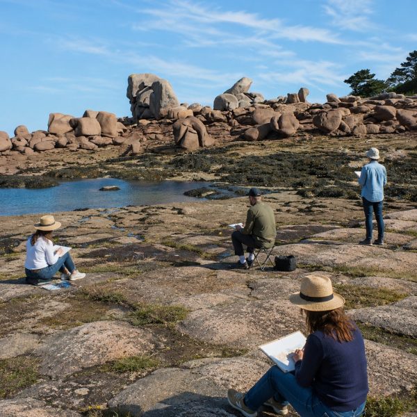 Peindre et dessiner à Trégastel en plein aire