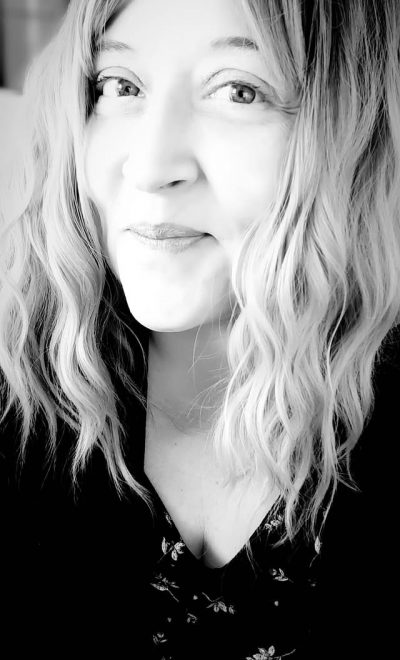 DAM KAT, portrait photographique en noir et blanc réalisé en 2025, pendant l’écriture de son livre.